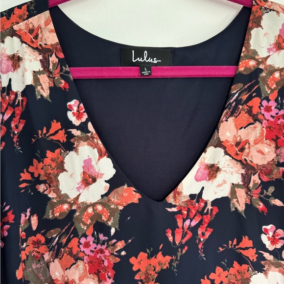 Lulus navy floral mini dress with cut out sleeves. Never worn - Picture 7 of 8